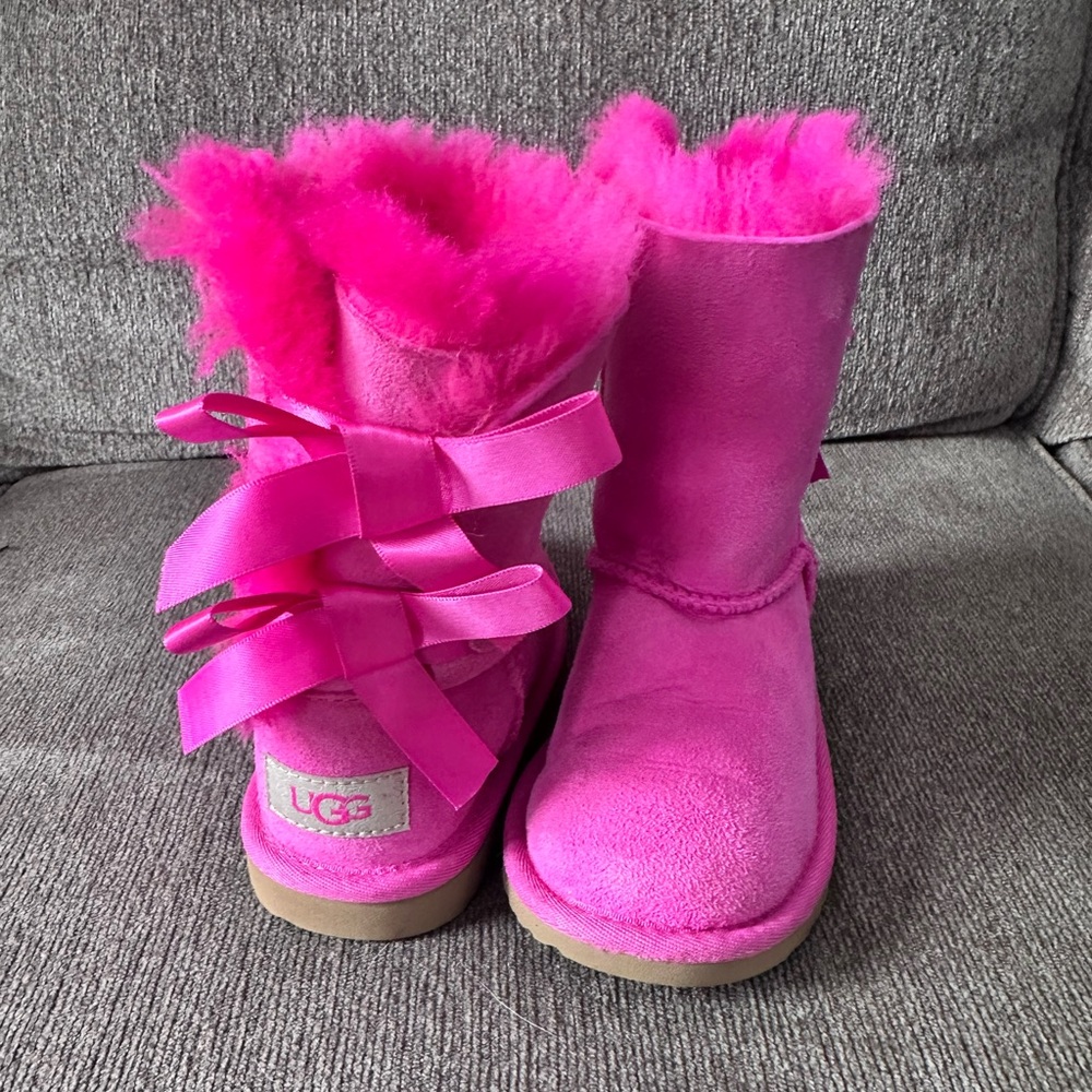 Toddler Ugg Bailey Bow Pink size 10T